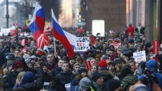 ロシア全土で大統領選ボイコット訴えるデモ、野党指導者拘束